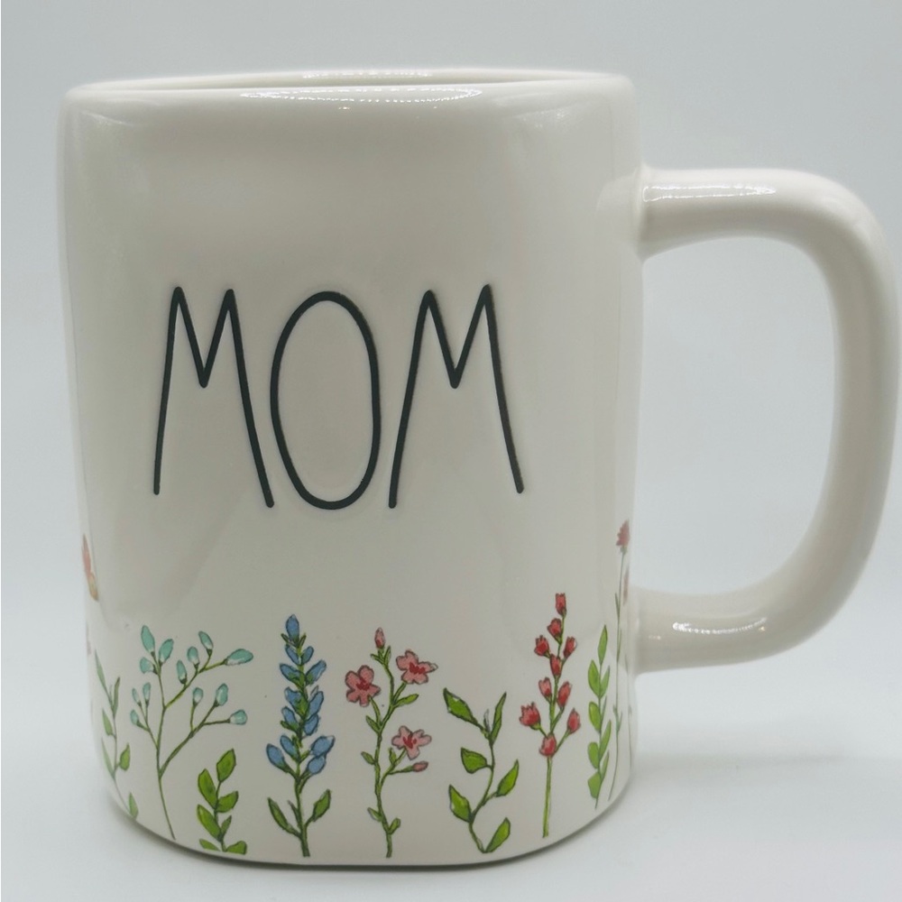 New Rae Dunn White Floral 'Mom' Mug